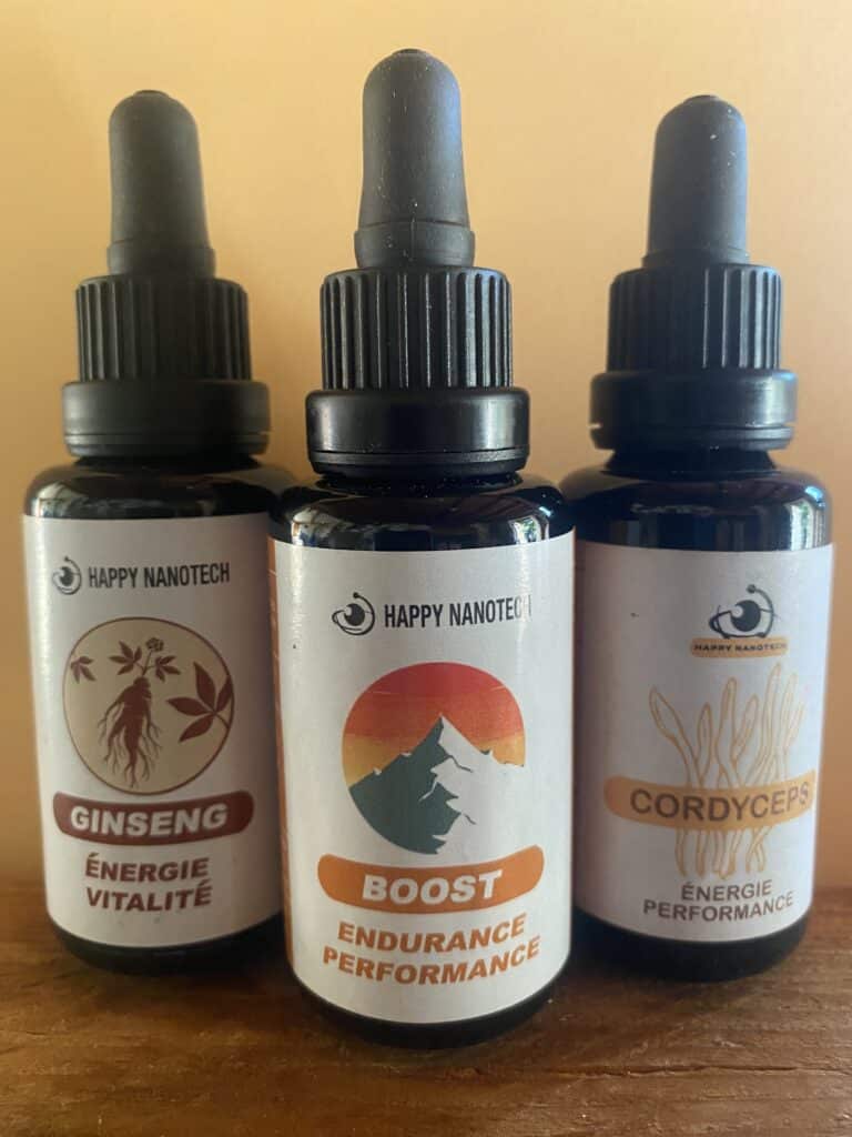 Trois flacons compte-gouttes Happy Nanotech: Ginseng Énergie Vitalité, Boost Endurance Performance, Cordyceps Énergie Performance. Suppléments.
